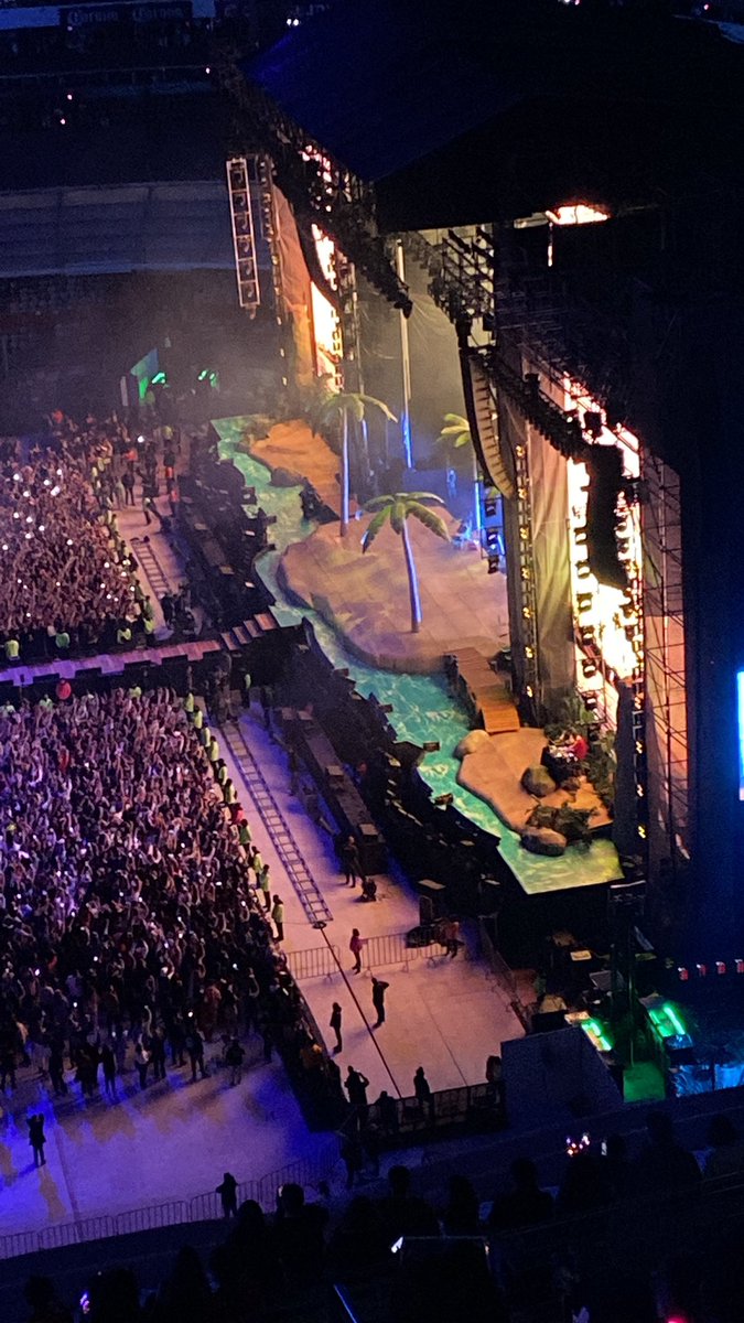 mcc_swag's tweet photo. Mi experiencia comprando boletos con @BoleBoletosCDMX 10/10 real el mejor día de mi vida #BadBunny #badbunnycdmx #Ticketmaster #LiverpoolPolanco https://t.co/kZ0rRvPx87