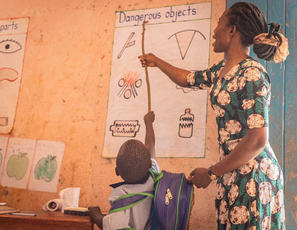 NFS's tweet photo. Grateful for all of the teachers and local leaders we work with around the world. 🧡 #NotForSaleUganda
.
.
.
#education #teaching #educatetheyouth #socialgood #givingback #humanrights #socialimpact #dogood #socialenterprise #nonprofit #community #changemakers #philanthropy https://t.co/iQLuLmyLgO