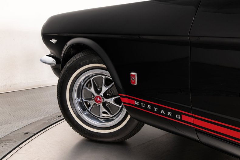 RKMotors's tweet photo. "That which is timeless is also the most timely." -- Joseph Pearce
#Cars247 #RKMotors #AmericanMuscle #AmericanMuscleCars #MuscleCars #MuscleCarsOnly #Ford #Mustang #FordMustang #ClassicCars #ClassicCarsDaily #MustangNation #FordNation #FordPerformance #Cars #V8 #USA #America https://t.co/RMvBDRAQEF