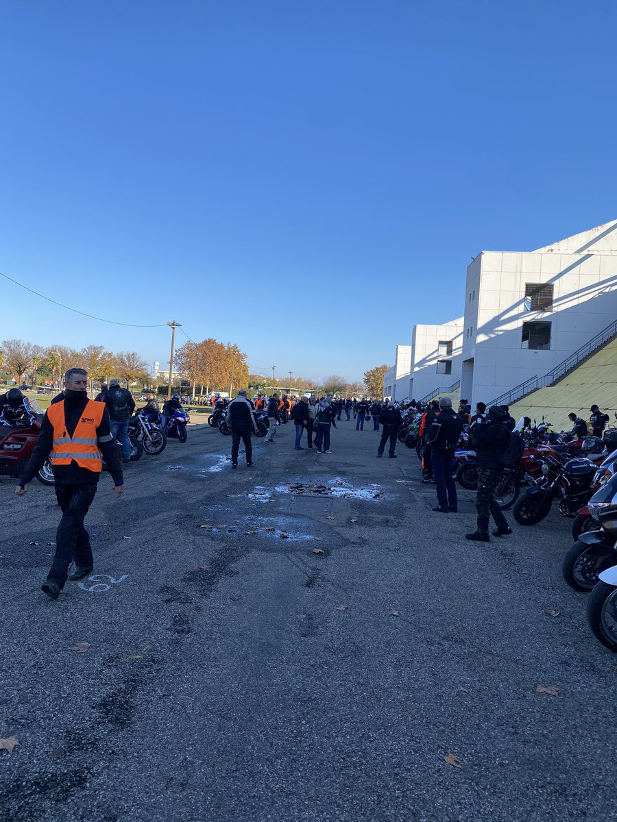 tilloys's tweet photo. Manif anti contrôle technique pour les 2RM à Nîmes #ffmc #ffmc34 #FFMC30 https://t.co/3PDXly7Qcj