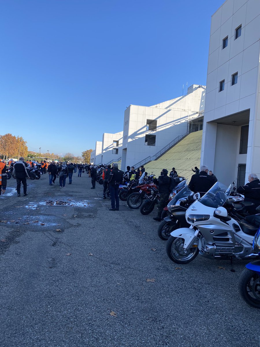tilloys's tweet photo. Manif anti contrôle technique pour les 2RM à Nîmes #ffmc #ffmc34 #FFMC30 https://t.co/3PDXly7Qcj