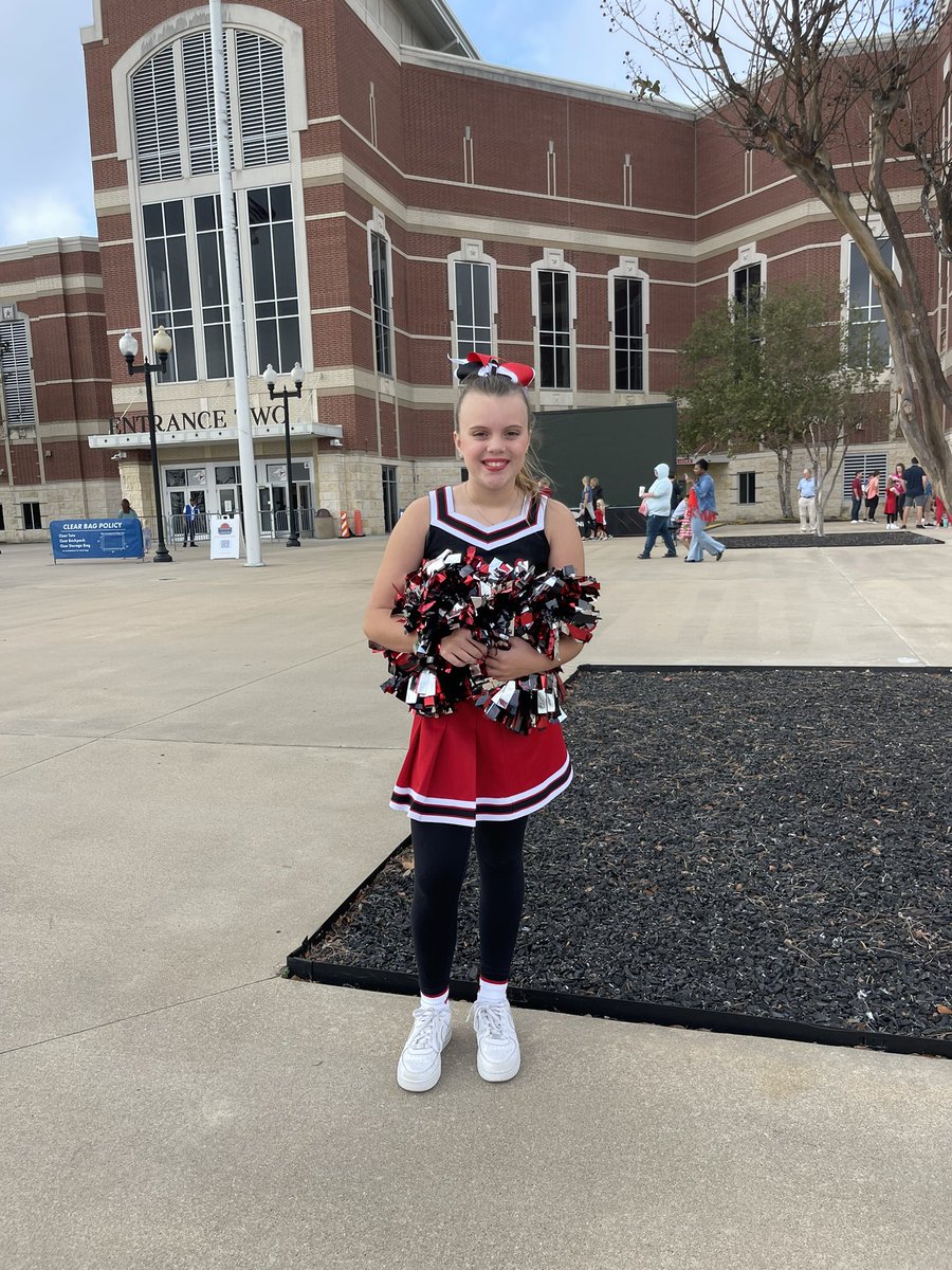 mrsbeccabond's tweet photo. One thing I love about working in @CyFairISD is going to @BerryCenter to watch my daughter perform and seeing so many familiar, smiling faces from across the district! https://t.co/k2shKA9yL1