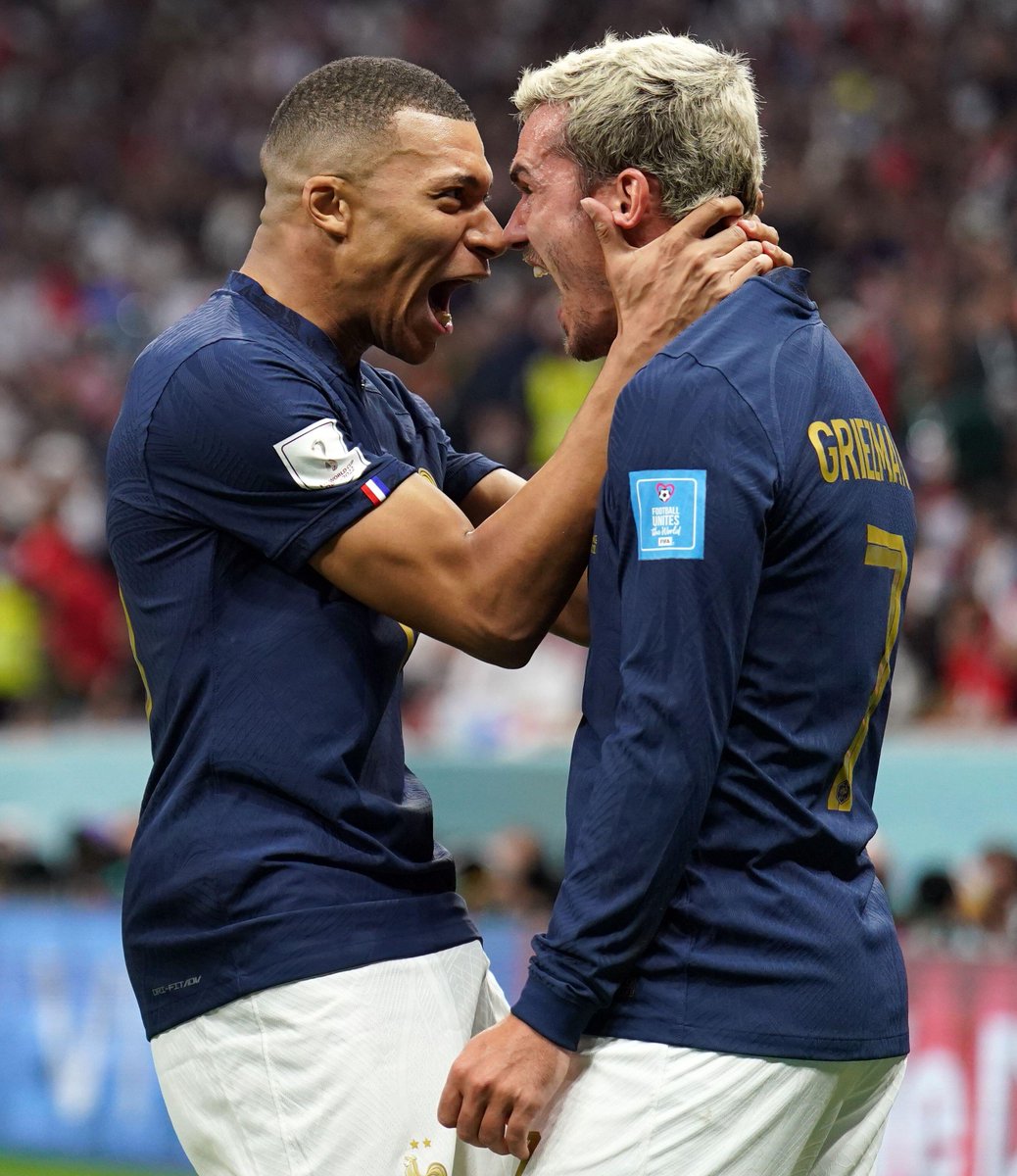 Squawka's tweet photo. Antoine Griezmann's game by numbers vs. England:

58 touches
6 duels won
6 x possession won
5 passes into opp. box
5 crosses
3 fouls
2 tackles made
2 chances created
2 assists

The real danger man. 😤

#FIFAWorldCup https://t.co/Vt8BaA1HIW