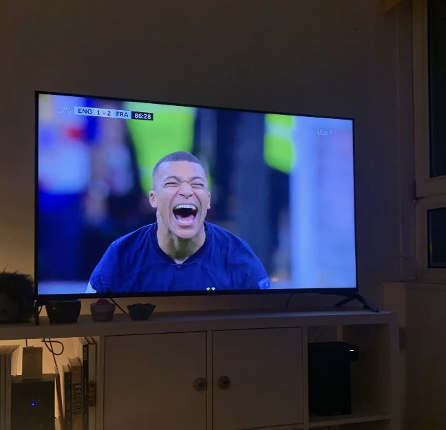 AnnaVictoriaSam's tweet image. MHAPPY! 🇫🇷