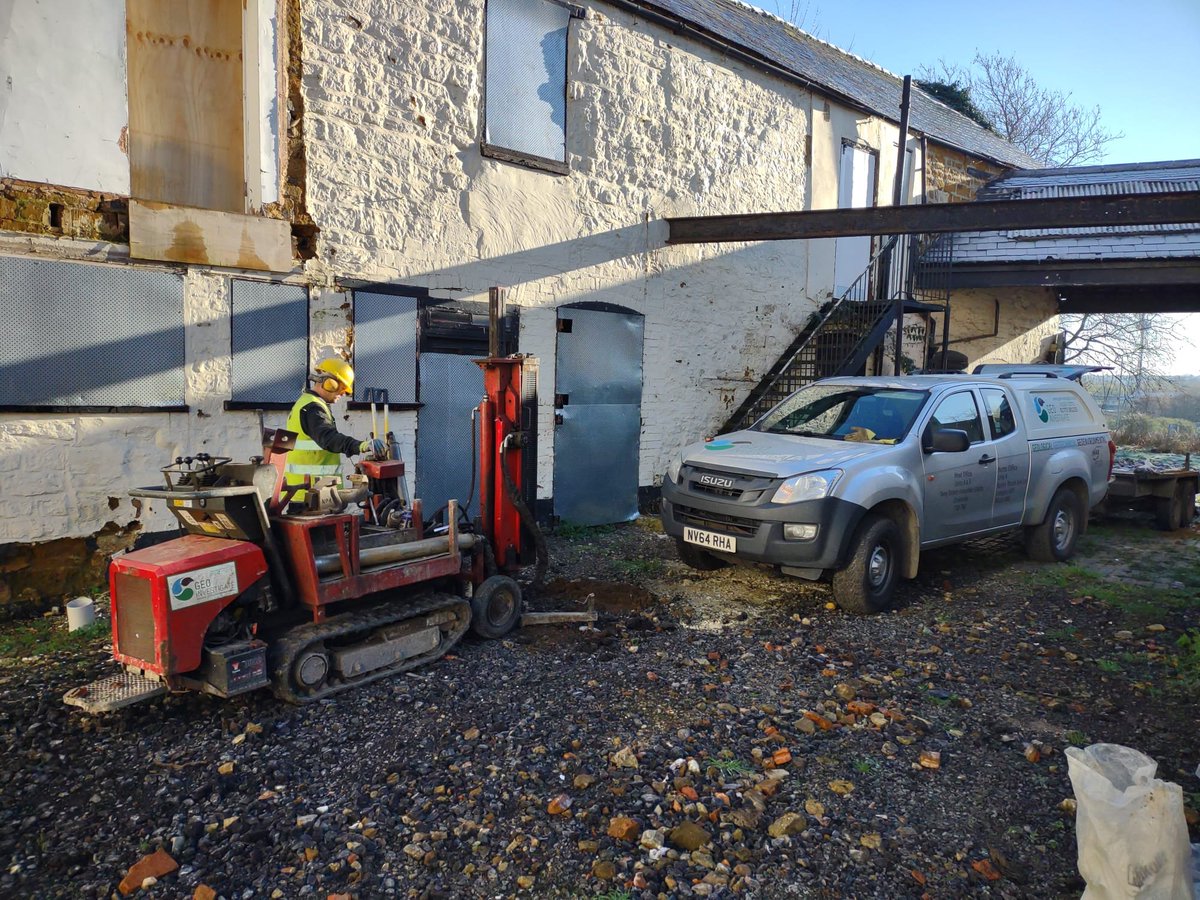 Geoinvestigate's tweet photo. One of #Geoinvestigates expert #geotechnical &amp; #geoenvironmental teams on a Phase 2 restricted access #windowless sampling #borehole #siteinvestigation following Phase 1 #deskstudy consultancy report. https://t.co/qZQPVW2eR7