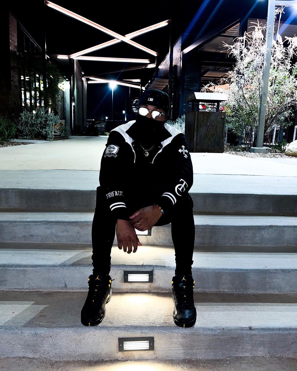 1DeboTaylor's tweet photo. Been In The Cut Grinding, Tryna Turn Dirt Into Diamonds💎 https://t.co/WDSD9EQdP4