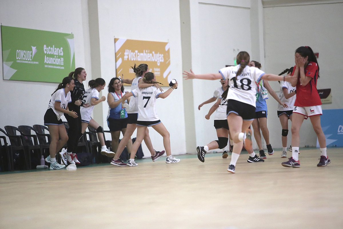 UyDeporte's tweet photo. #JuegosSudamericanosEscolares
🥉Uruguay se quedó con la medalla de bronce en #HandballFemenino tras vencer a Chile 15 a 14.

#VamosUruguay
#vostambiénjugás🫵🏻 https://t.co/Oz7pIYBvdR