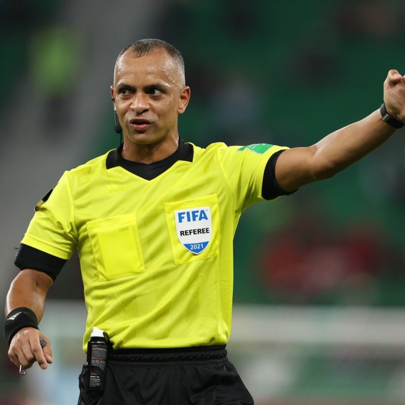 No Context Brits tweet media