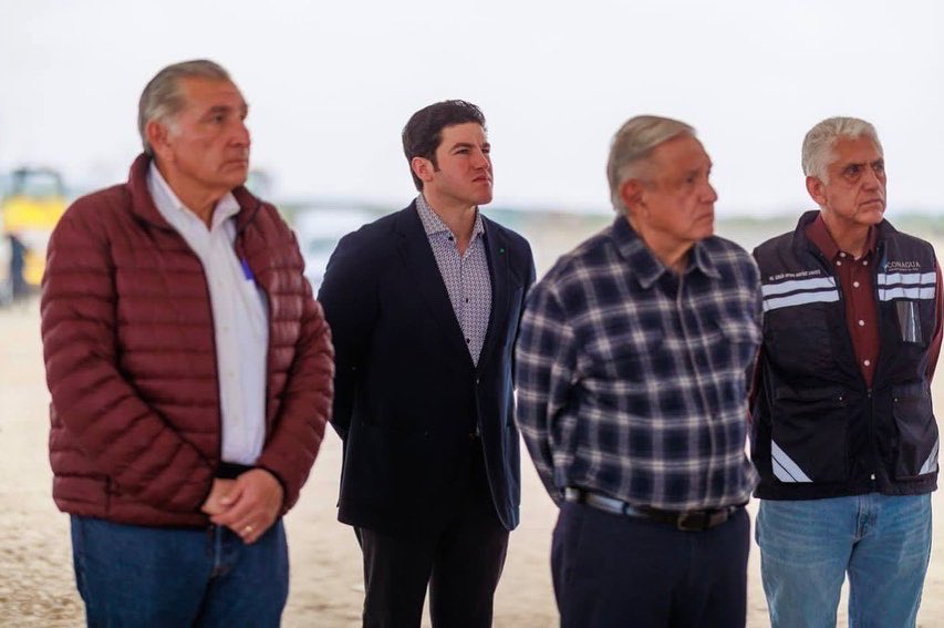 adan_augusto's tweet photo. Esta mañana en Monterrey acompañé al Presidente @lopezobrador_ a supervisar el avance en la construcción del acueducto El Cuchillo II. 
Inversión histórica del gobierno federal para garantizar agua potable a Nuevo León https://t.co/KJIvzfGqU5