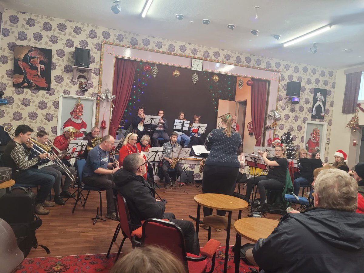 We had a lovely time playing at the Workingmen’s Club this afternoon for the Llantrisant Christmas on the Hilltop festivities🎄 <a href="/LlantrisantCC/">Llantrisant Council</a>