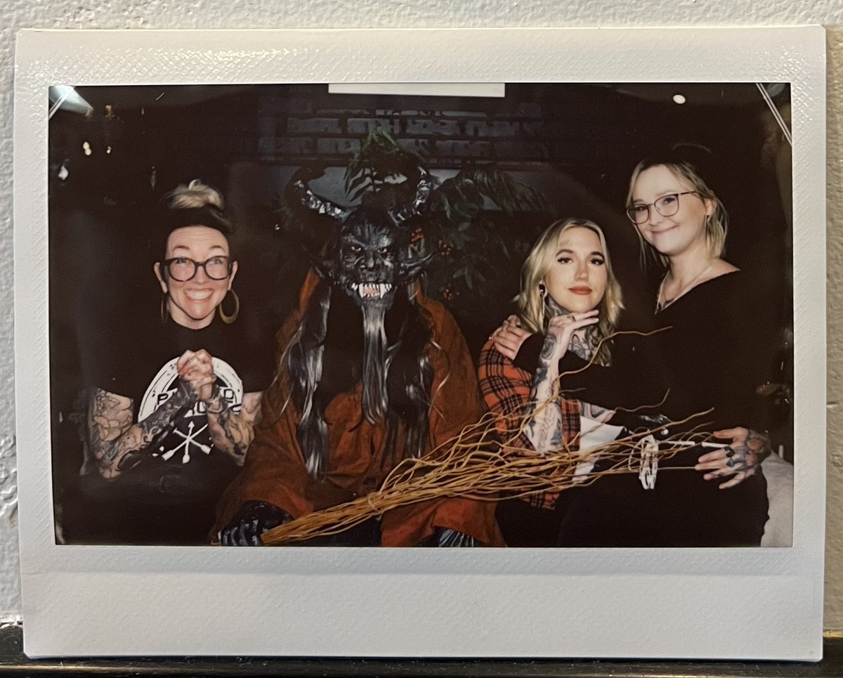 Thatvoodoobitch's tweet photo. Krampus ✨ @destroyxboys https://t.co/L221nBU8Te