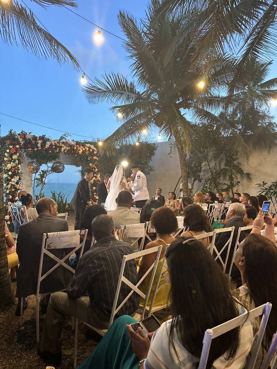 Willipolice's tweet photo. Casamento https://t.co/GCAadTudUc