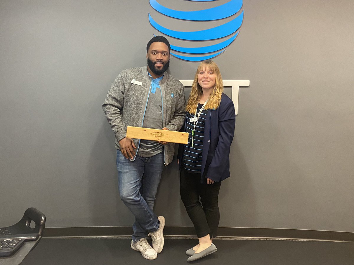 jldrewry's tweet photo. A little late! Mr.@JDover919 got 2x4!! LET’S GOOOOO!!!
#caryatt #att #fiber

@seanlee1007 @404girl @jerryfornwalt @AllyG52 @Kevinattfiber @DenzelC01 @crystolyte0310 https://t.co/jyKG0W3kw5