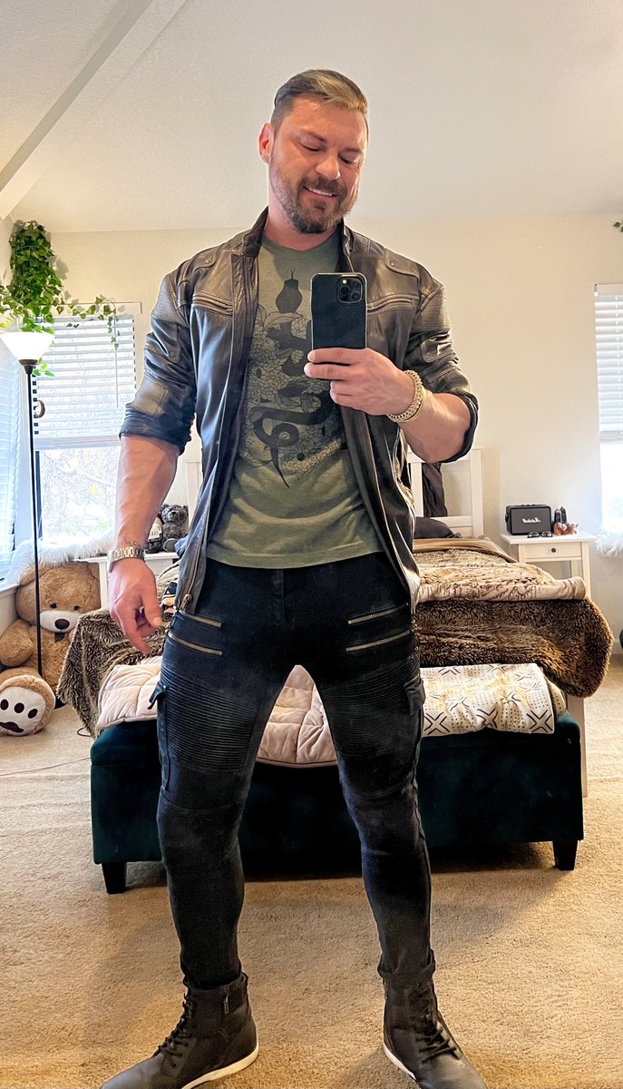 Rate today’s OOTD or something