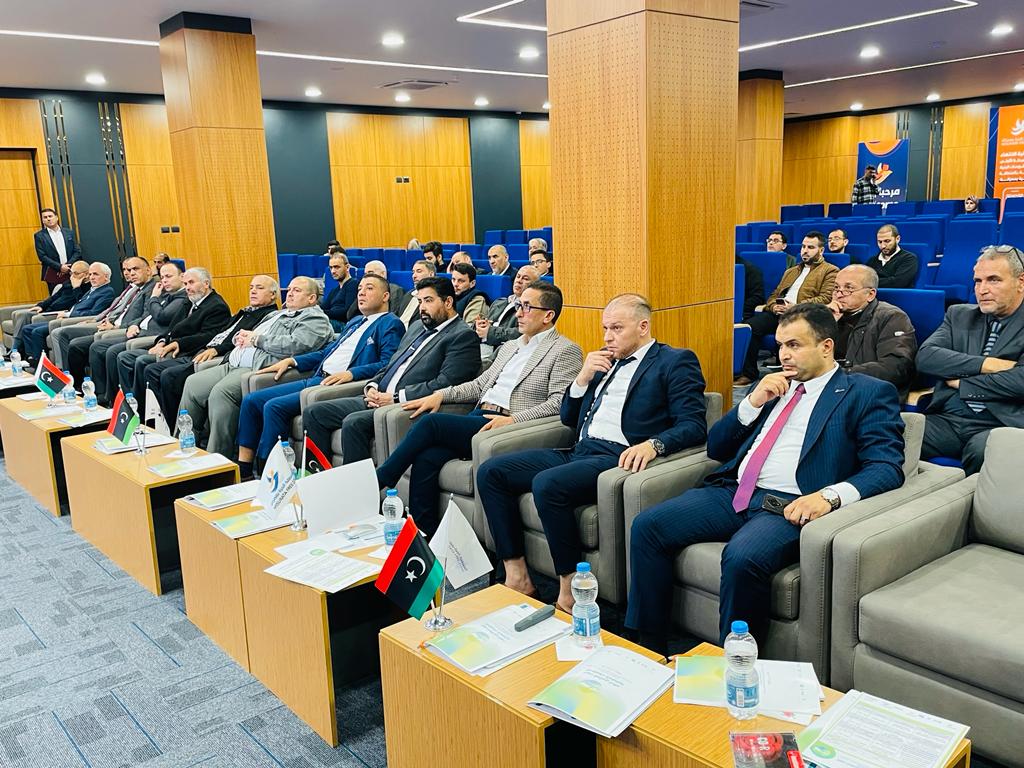 LibyanSteel's tweet photo. بشراكة رسمية من الشركة وتحت رعاية جامعة مصراتة واحتفاءً باليوم العالمي لنظم المعلومات الجغرافية. 
الشركة شاركت بورقة بحثية بعنوان ((تجربة الشركة الليبية للحديد والصلب في استخدام نظم المعلومات الجغرافية في إدارة الأراضي وتوثيق البنية التحية)). والتى ألقاها السيد أ. بدر محمد الجمل https://t.co/mrxhRz4D5R