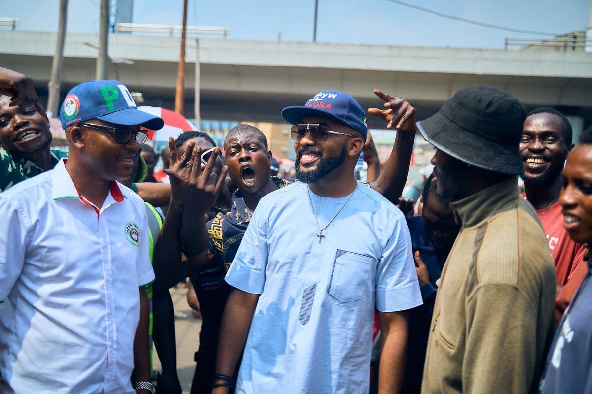 thebworg_'s tweet photo. Earlier today, we had a walk through across Obalende, Ikoyi and Victoria Island with the gubernatorial candidate his excellency, @officialjandor .  We say a big thank to all the associations and unions in Eti-osa.
@BankyW 

The train is moving!
#betadaycome #banky2023 https://t.co/Y8SxtREKtk