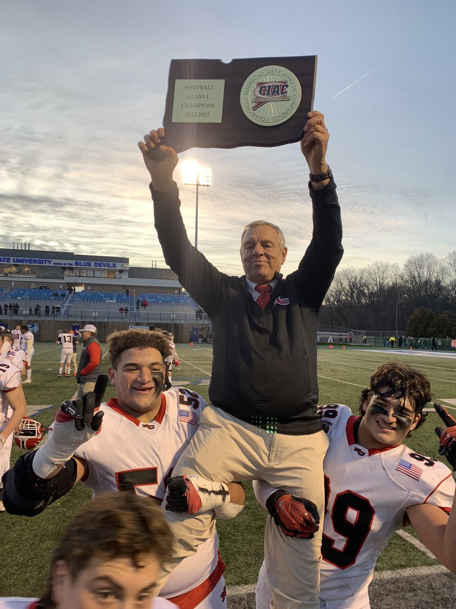 New Canaan Football tweet media