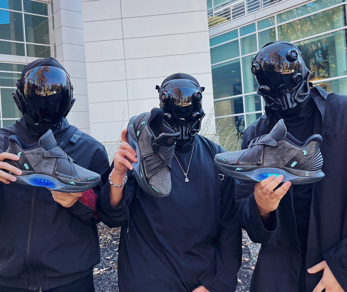 Zaptio's tweet photo. BLACKOUT ⬛️ 
@RTFKT Cryptokicks iRL ⬛️ https://t.co/LrqIRXlRjz