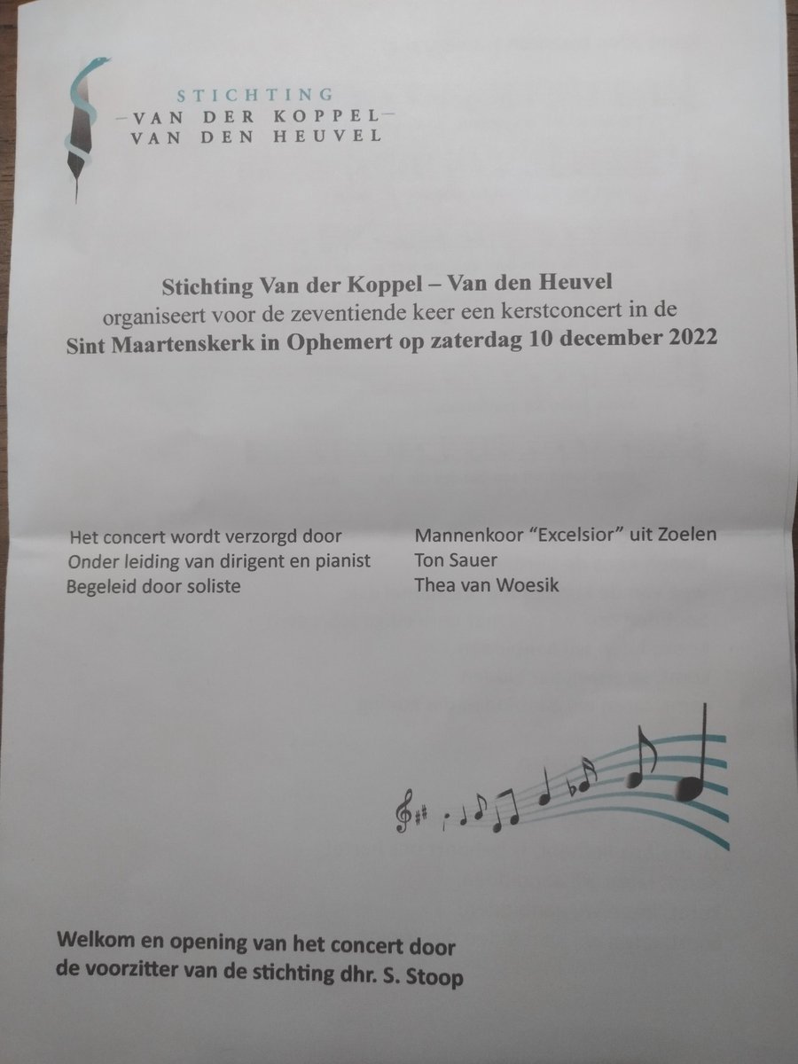 ServaasStoop's tweet photo. Na drie jaar was er vanmiddag gelukkig weer een concert van de https://t.co/M9ywAZvq8X in de St. Maartenskerk #Ophemert. Mannenkoor #Excelsior uit #Zoelen zong onder bezielende leiding van dirigent en pianist Ton Sauer. Ook prachtige solo-optredens van sopraan Thea van Woesik. https://t.co/XVocldhlD4