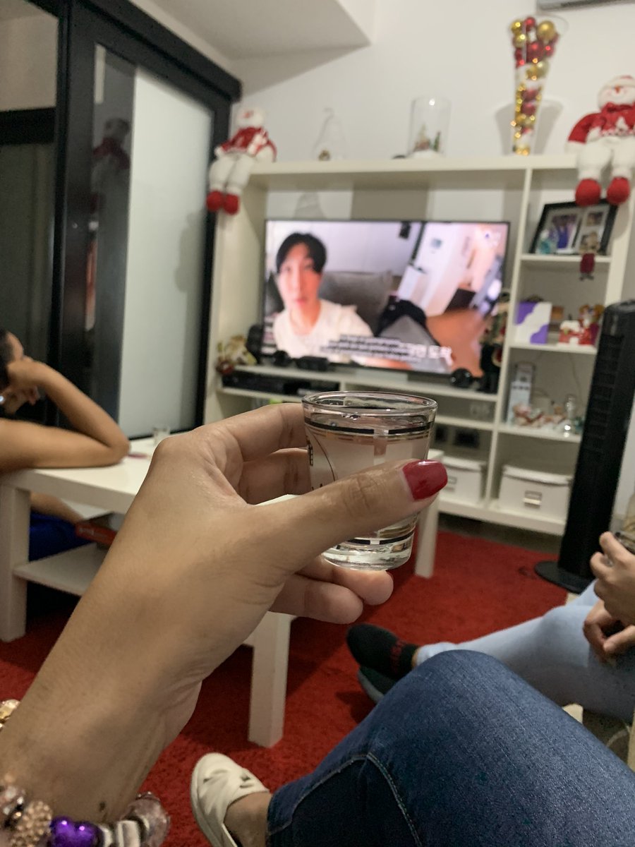 ladyVarmy7's tweet photo. Nam / Soju / ARMY / Borahae heart charm
All in one pic 🫠💜 #happyARMY #Namjoon #BTSARMY https://t.co/gVkUxhEkvl