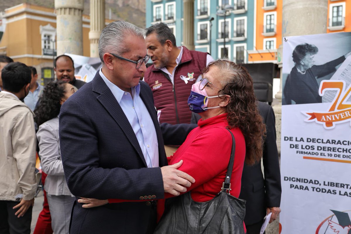 sergiobanosr's tweet image. Junto a integrantes del Centro de Capacitación de los Derechos Humanos Ahuacachahue A.C., pachuqueñas y pachuqueños, firmamos un compromiso ✍🏼 para difundir la dignidad, libertad y justicia, y así hacer valer los derechos humanos.