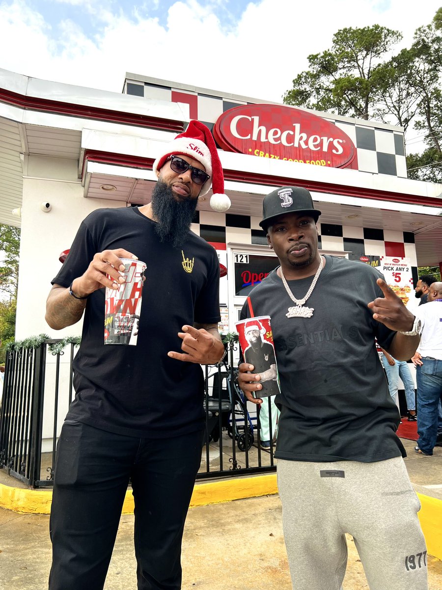 Support my boy @slimthug and check out his new Big Slim Meal at @checkershouston! The Texas Bacon Buford and Checkers Famous Seasoned Fries will not disappoint! Pull 🆙 to Checkers to get your hands on Big Slim’s 44 oz. holiday collector cup 🙌! Tell ‘em Lil Keke sent you!