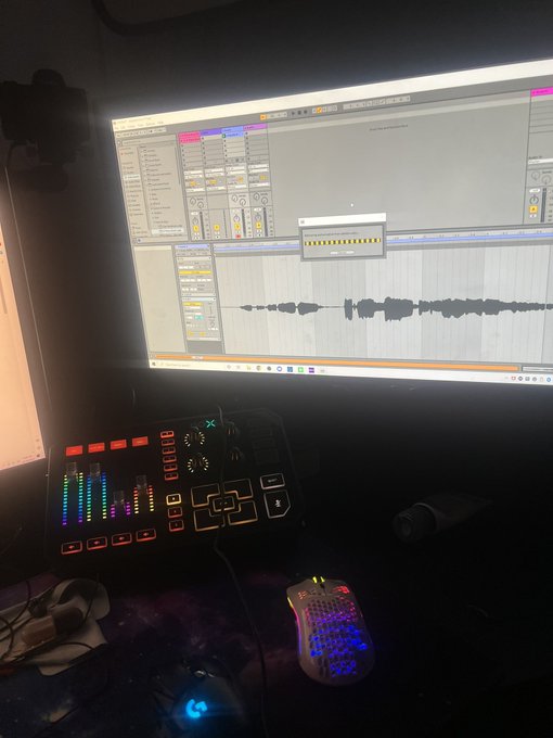 I&rsquo;m doing it 🥹 https://t.co/i7YTQgUpzX