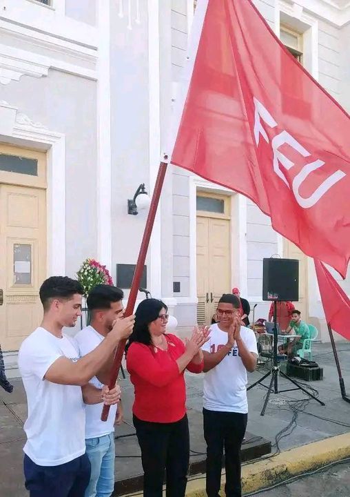 PerlavisionTV's tweet photo. Juventud de #Cienfuegos a X Congreso FEU. El futuro les pertenece para más Revolución. #JuntarYVencer @Eviezer2
@SolMayelin @FernandezMaryde @CoronaAlexandre @yulls_yusimi @CubanaLidice @agnes_becerra
@YaquedeCuba @EVilluendasC https://t.co/hdB0u1DjCj