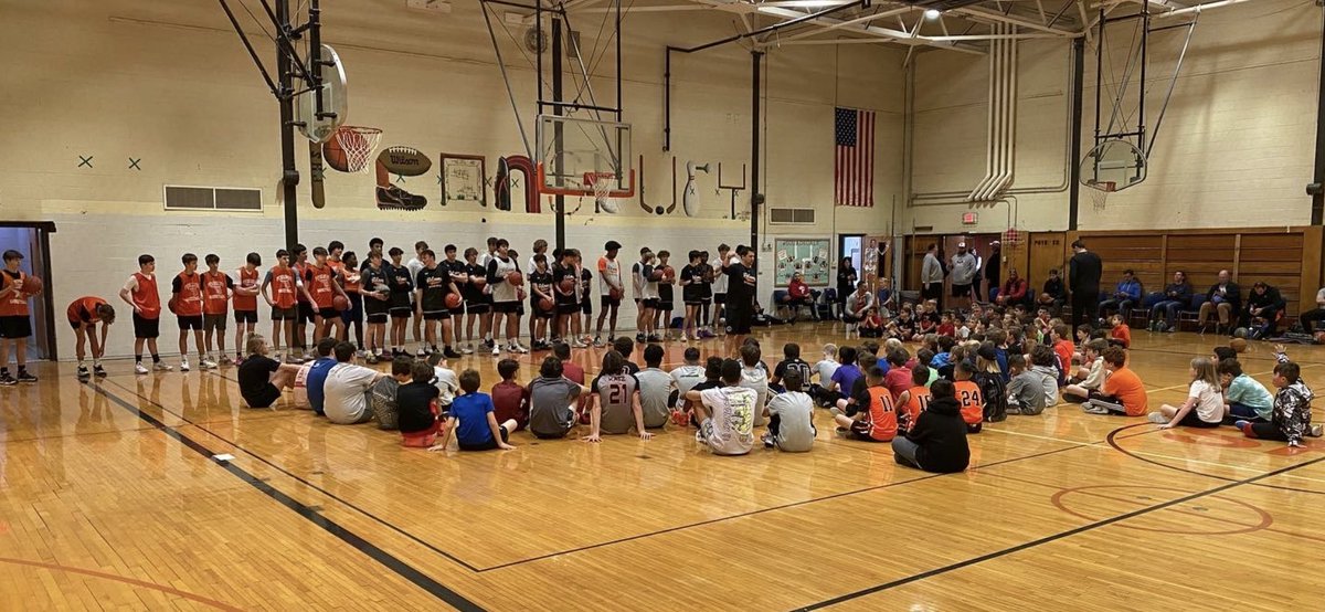 PSD_BoysHoops's tweet photo. A huge thank you to the 90+ players in our youth leagues who came to the first clinic of the year!! https://t.co/E88f0rGHi5