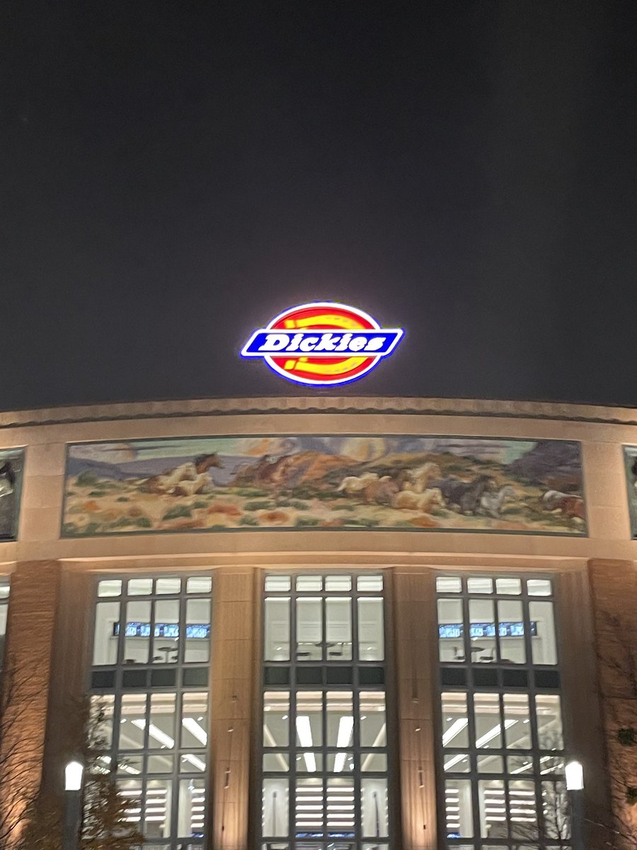 Creme_Brulee10's tweet photo. GAME NIGHT!!! We are here in cowtown!!!! @TXStateMBB @Brant_Freeman @TxStateBobcats #EATEMUP #TXST #BeatUTA https://t.co/1o0ziL2uNc
