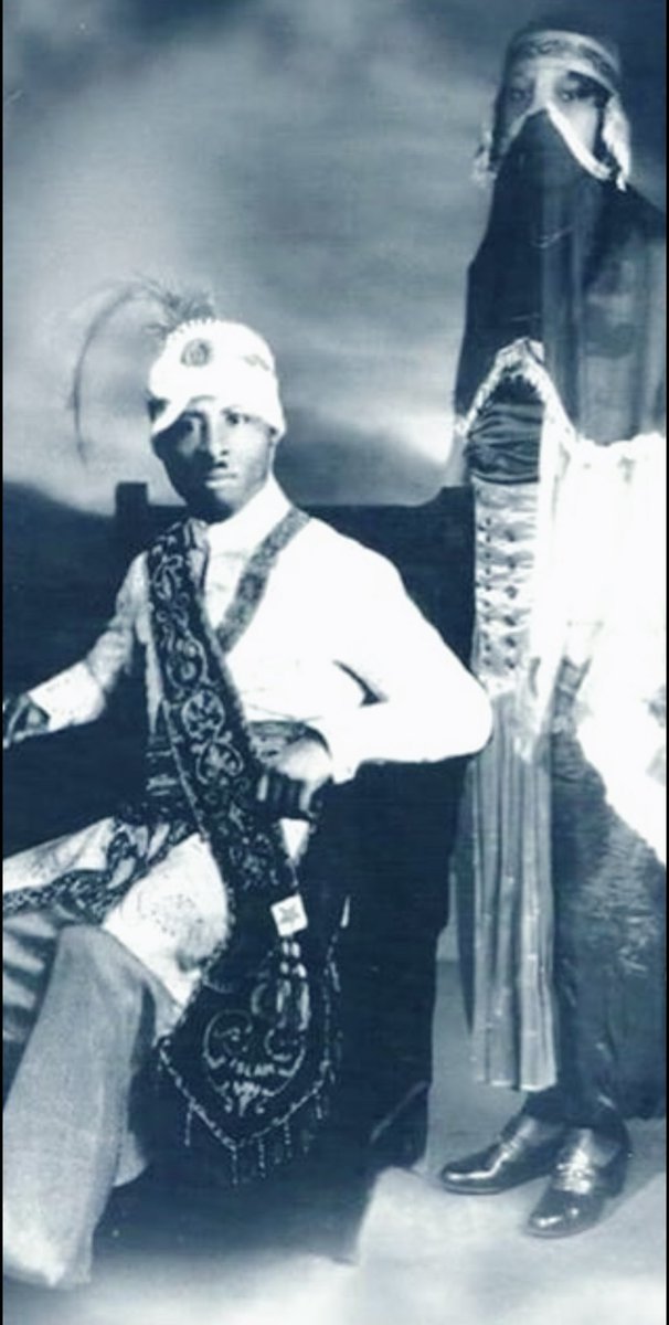 KhemBey913's tweet photo. Tru Moors Noble Drew Ali and his Consort/Queen you see her face hidden
™️ NOT Trade Mark but Tru Moors 913 -Rabbi Wisdom https://t.co/PKtA2WEiuB