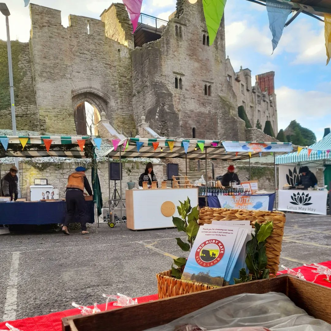 redrubykate's tweet photo. Thank you Hay-on-Wye Christmas Fair!
Great day, lots of super chats about cattle, farming and food. I feel very lucky to live where I do!
#hayonwye #knowyourfarmer #farming #beefbox https://t.co/WvgkC1ljBo