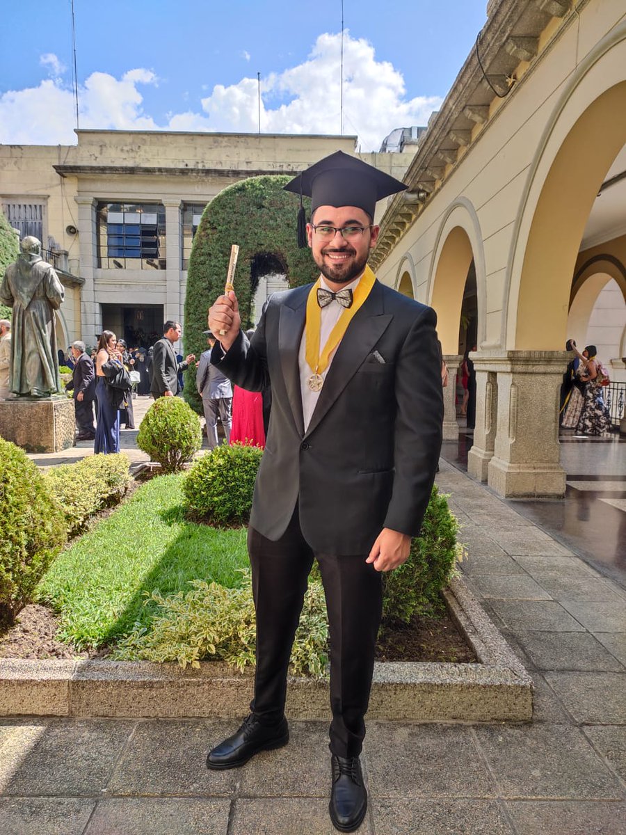 Dr. Antonio Bolívar tweet media