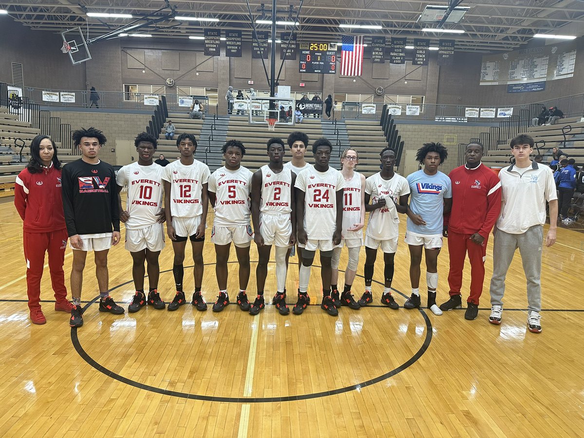 Game 1 Final score:

Warren Woods Tower 67
Lansing Everett 51

#MoneyballTipOffClassic