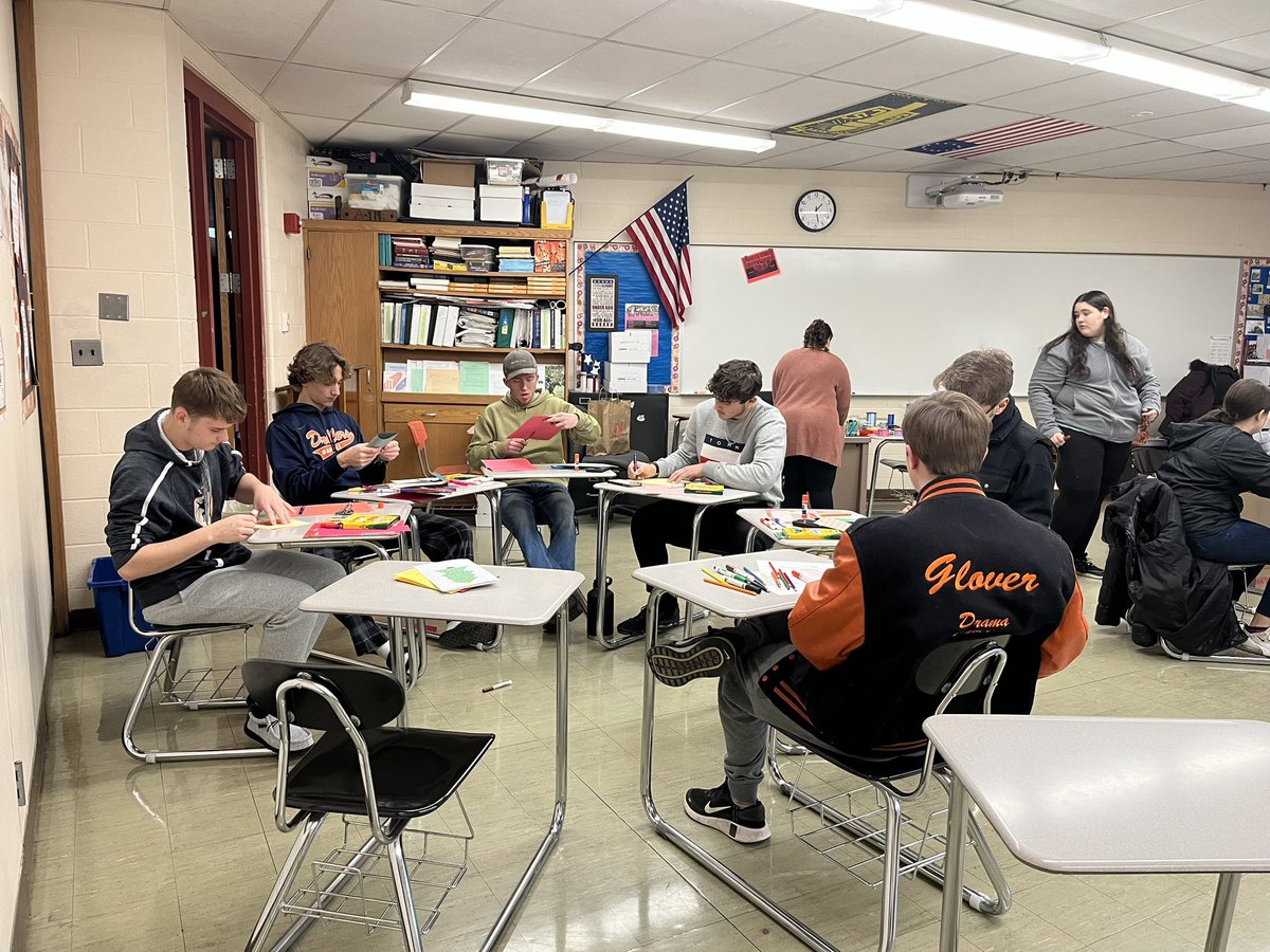 nhs_alma's tweet photo. Alma High School (MI) NHS members made holiday cards for area nursing home residents. @NatHonorSociety https://t.co/pttP2Sb2Xb