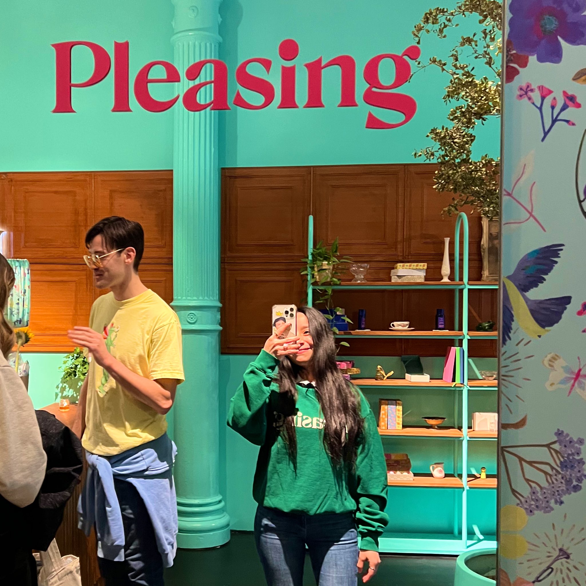 Margaa 🪩 on Twitter "green pleasing crewneck is secured bestieesss 🐸