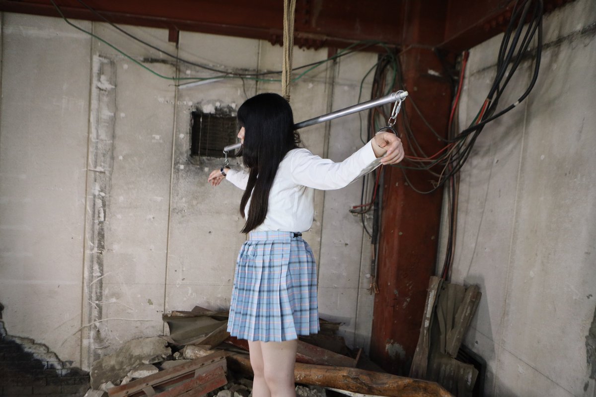 #DID
#監禁
#拘束
#手枷
#制服