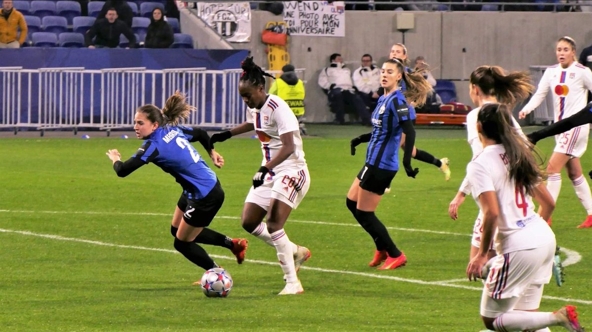 OLAngElles's tweet photo. #OLFCZ
Gooooaaalllll @MelvineMalard ⚽️
#UWCL https://t.co/golGTC7Ekl