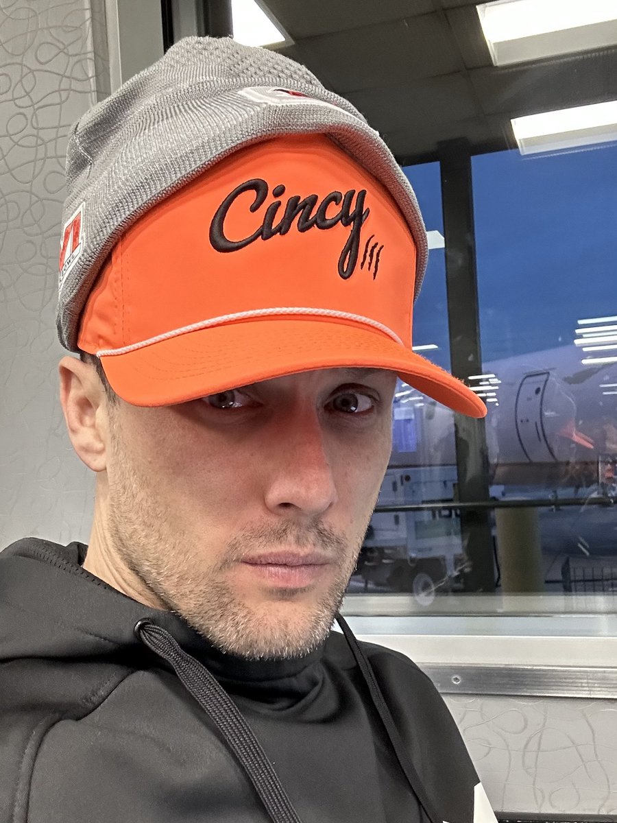 IAD ✈️ CVG
<a href="/CincyHat/">The Cincy Hat by Ted Karras</a> 
#whodey #thecincyhat