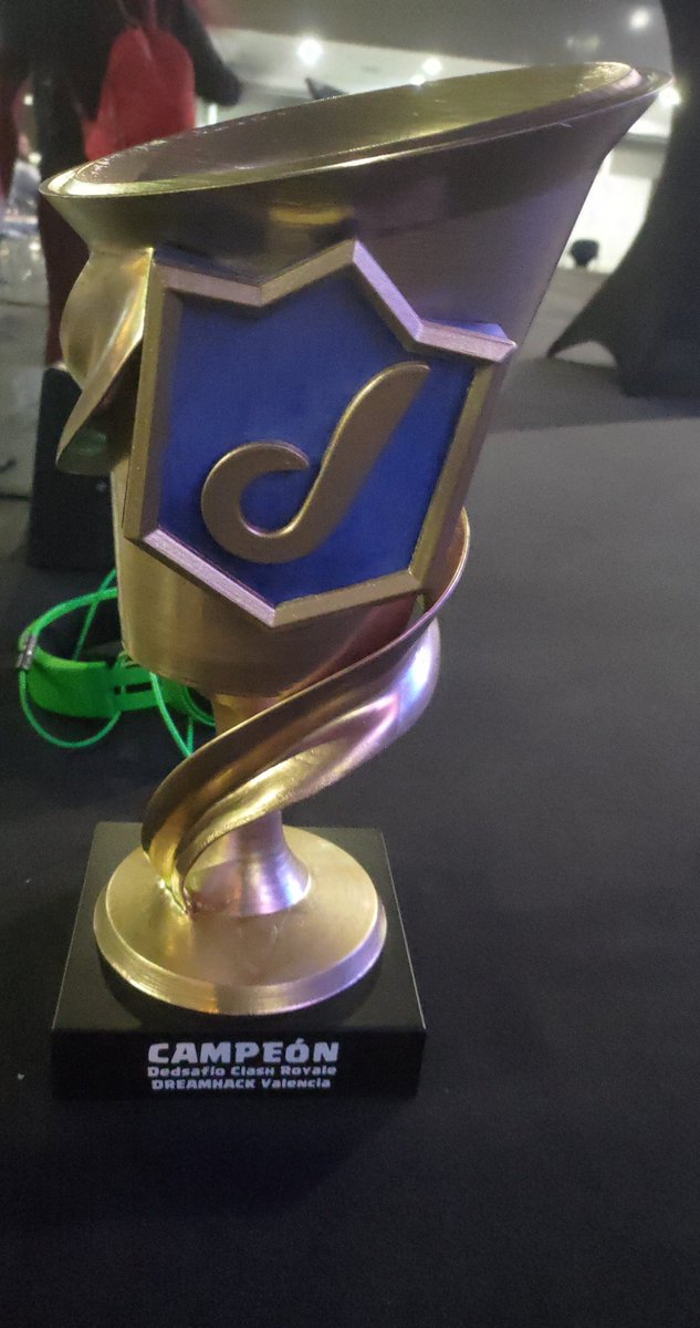 LucasXGamer CR tweet media