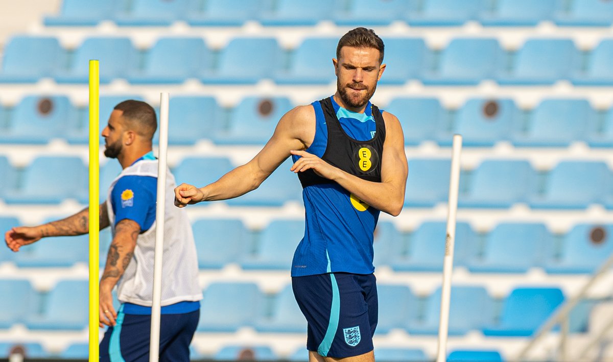 AnfieldWatch's tweet photo. Gary Neville:

"All those boys and girls dreaming about playing for England, they’ll love the fashionable players: Grealish, Foden and Bellingham, who are all heroes, but you want your son or daughter to have the qualities of Jordan Henderson." #lfc [liverpool echo] https://t.co/g7fLtfo0u0