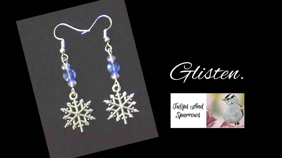 #holidayjewelry #winterjewelry #sparklyjewelry #snowflakejewery #snowflakeearrings #silverearrings #cuteearrings #giftsforher #holidaygiftsforher #blueearrings #bluejewelry