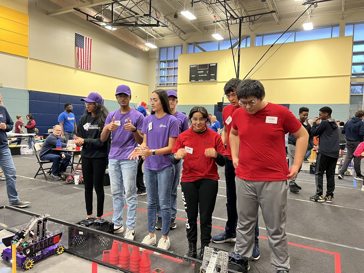 WalkerRobotics's tweet image. Walker in the semifinals!! @TheWalkerSchool