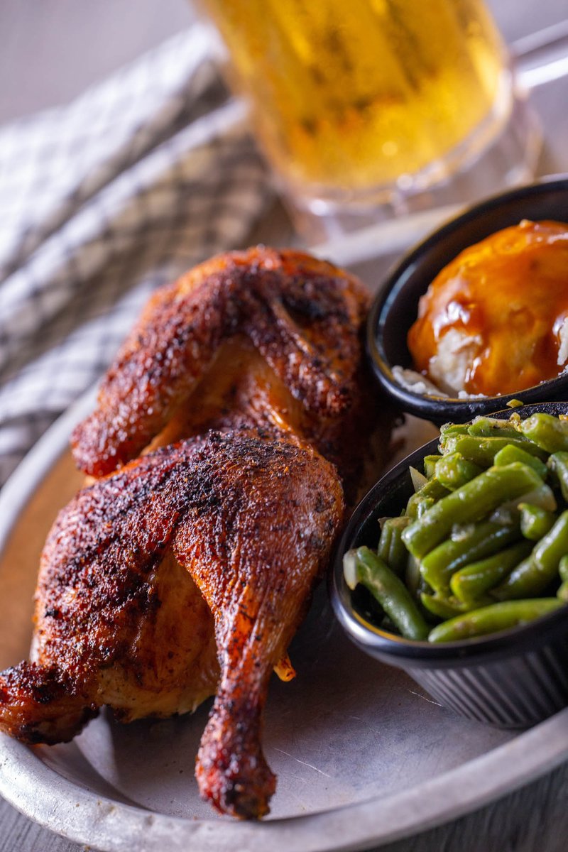 ShiversBBQ's tweet photo. Dear chicken, you are severely underrated. Smoked 1/2 Chicken https://t.co/1KzEu3GhFb