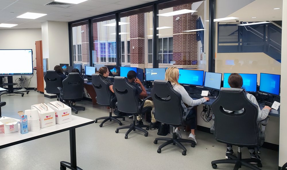 mrfordsclass's tweet photo. Our first Microsoft Office Specialist Bootcamp was a success. 
Students, parents, and faculty came to the classroom on a Saturday to learn more about Microsoft Word. @CFordTE 
#microsoftword   #MicrosoftOffice #computercertification #students https://t.co/rnWs1lyVOz