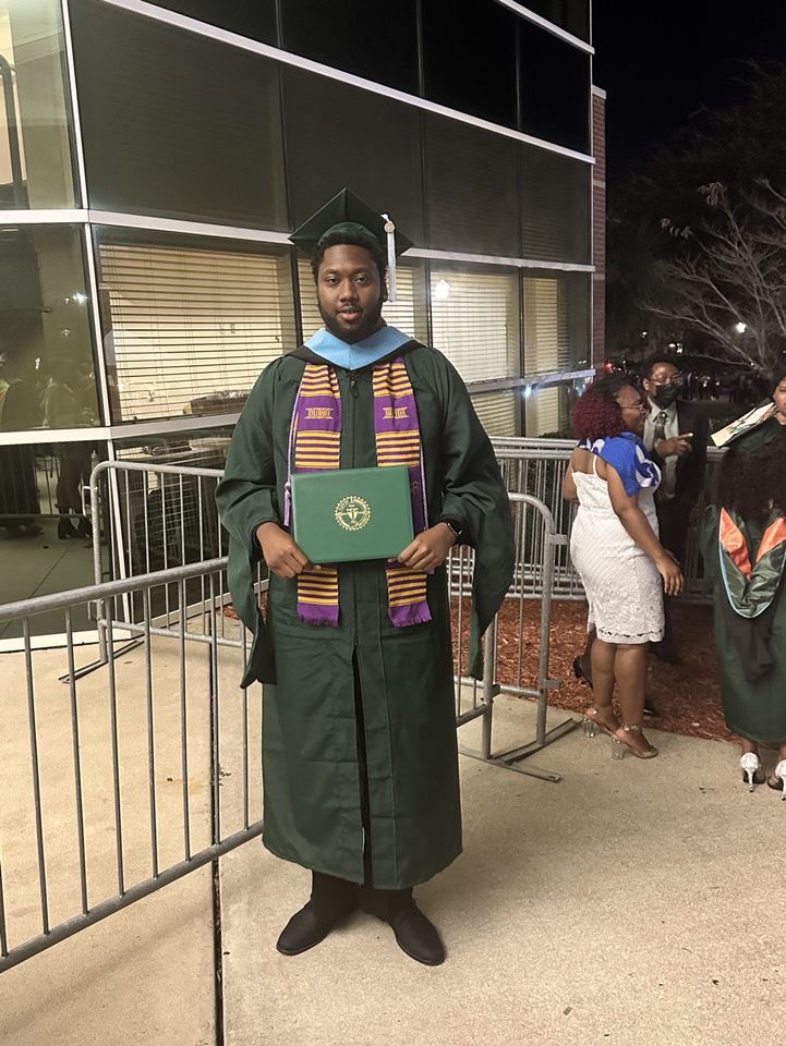 LWUfootball's tweet image. And we can’t forget about @aye_coachlawson who received his Masters degree last night. Congratulations Coach! #1and0 #LWCisFamily