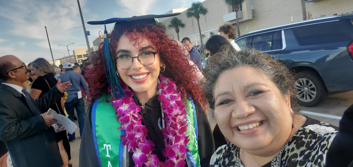 sandradotnet's tweet photo. @FutureIslander @TamuccRegistrar 
We have have a graduate. Islander Alumni Class of 2022. https://t.co/MAo5pLHzXU