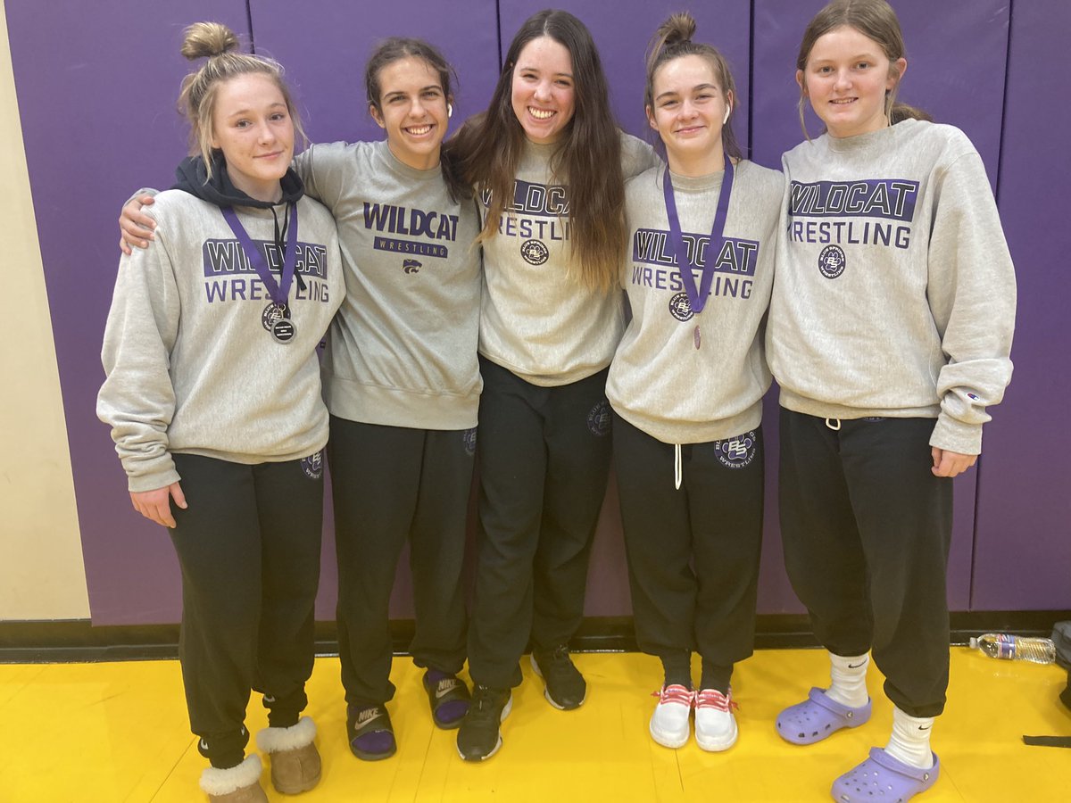 So proud of these girls today on a tough 2 day Lady Pirate Invitational
H Emmons 5-1
A Cody 1-6
P Hughes 3-5
M Banker 6-1
M Nelson 1-3
E Shelley 2-4 @BSmoWrestling <a href="/BSSDnews/">Blue Springs Schools</a>