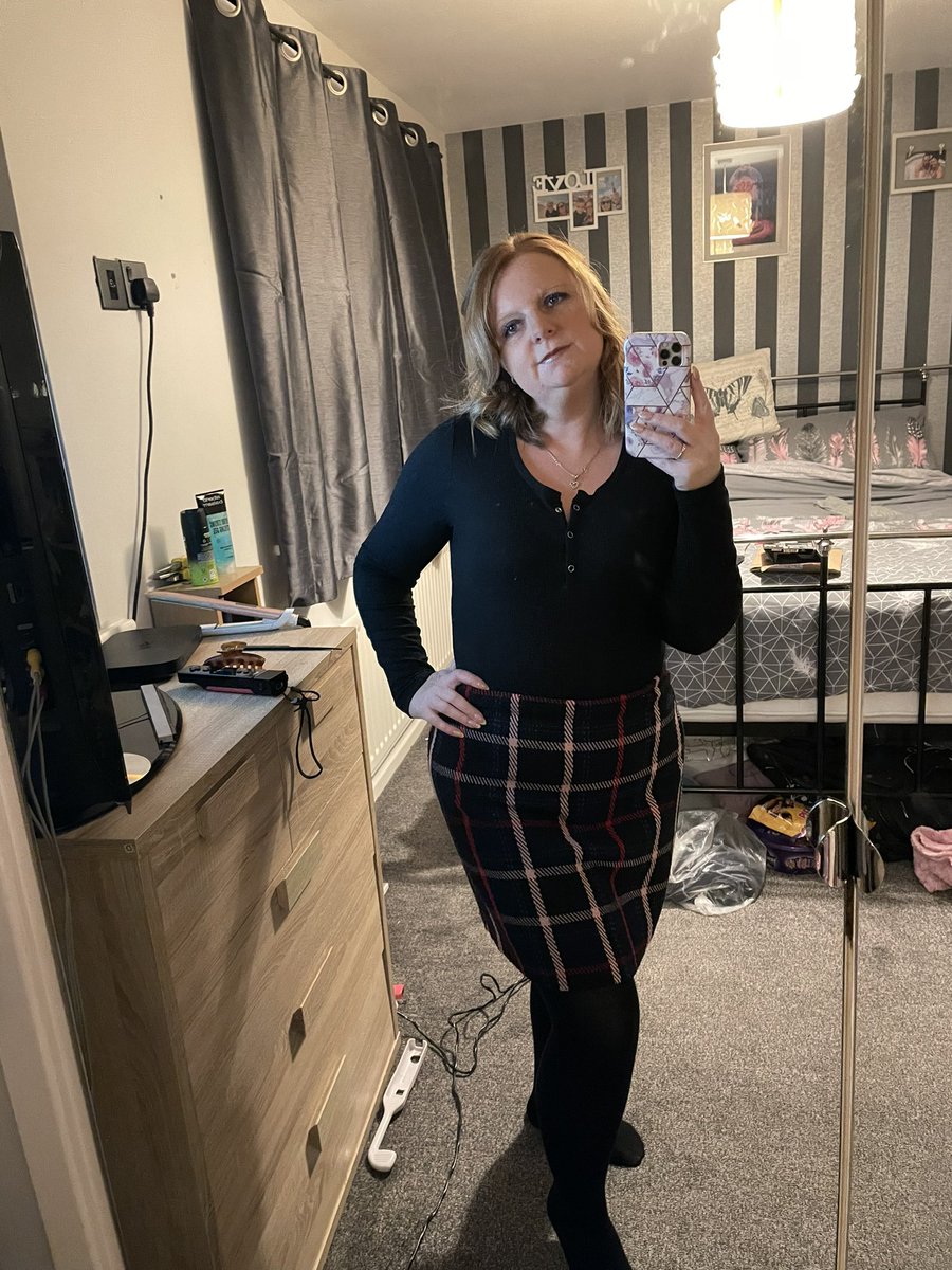 bex2109's tweet photo. Night out with the football mums #nightout #drinks #mumsnight https://t.co/VzBHX9dFWk