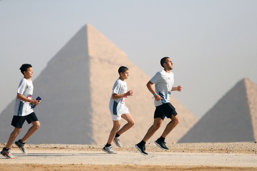 China Xinhua News on Twitter "About 4,000 runners from about 80